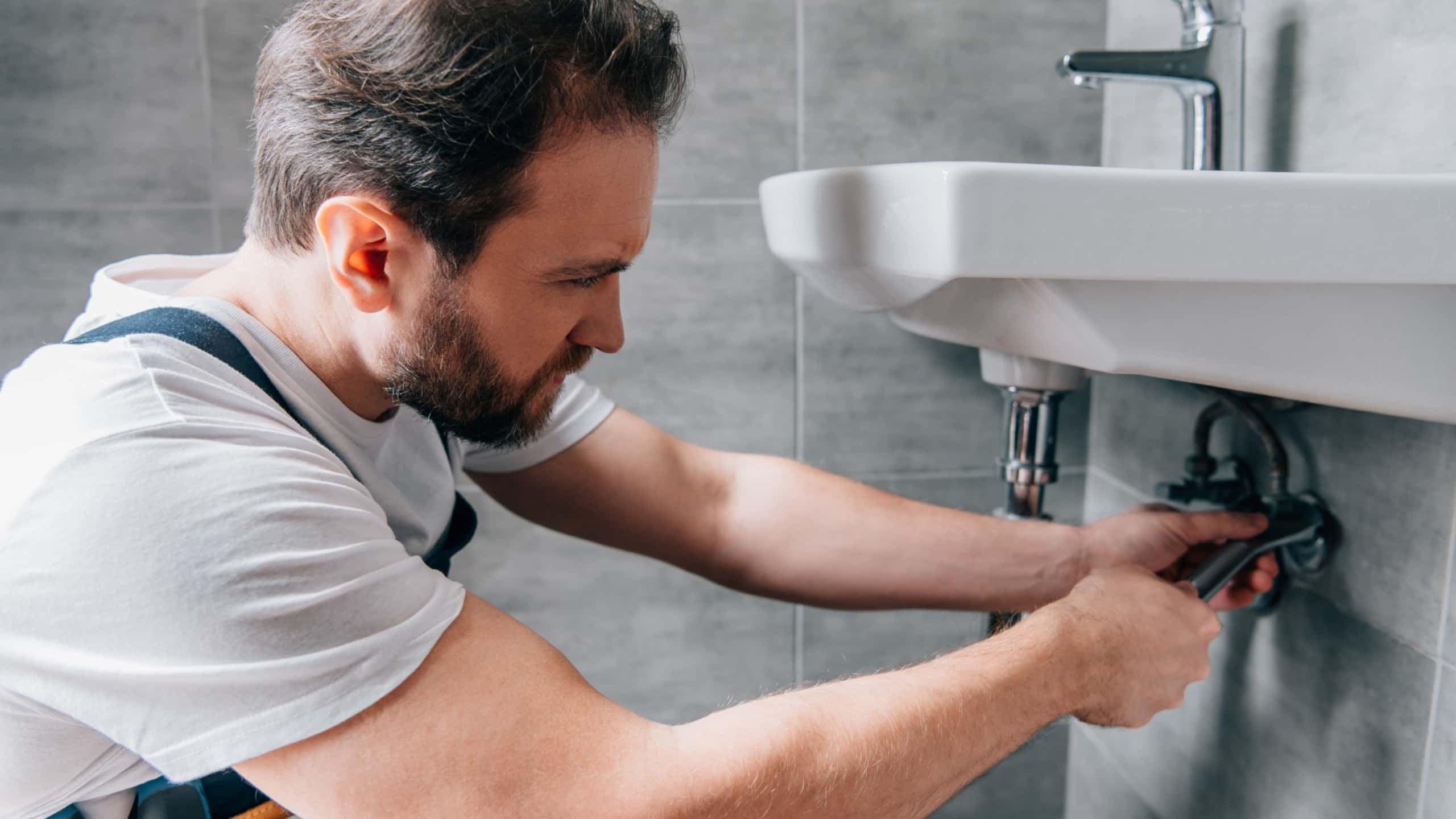 Home Maintenance Tips for Avoiding Plumbing Issues